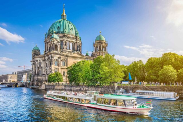https://eurowayhub.online/wp-content/uploads/2018/09/destination-berlin-02-640x427.jpg